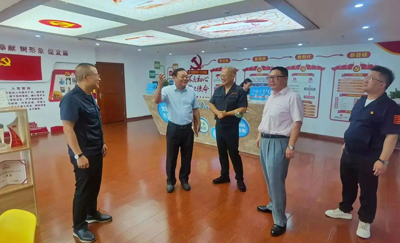 Shihu Town Party Secretary Weng Lei all led the team to visit and investigate Beiye new brothers supply chain Management Co., LTD
